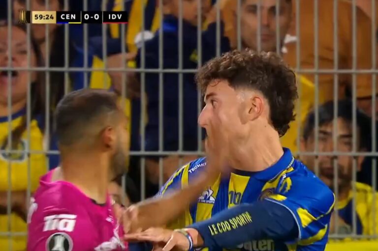 (VIDEO) MANOTAZO Y AFUERA: Junior Sornoza fue expulsado ante Rosario Central