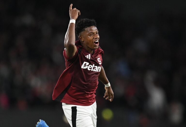 (VIDEO) EN GRAN MOMENTO: John Mercado anotó un golazo con el Sparta Praga