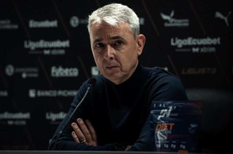 Tiago Nunes: “Este es el típico partido que se gana con estrategia y corazón”
