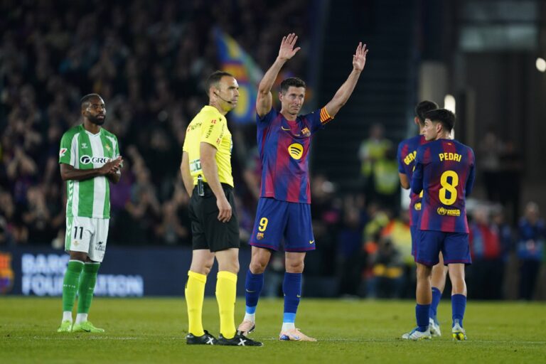 (VIDEO) EMOTIVA DESPEDIDA: Lewandowski y su último partido en el Camp Nou
