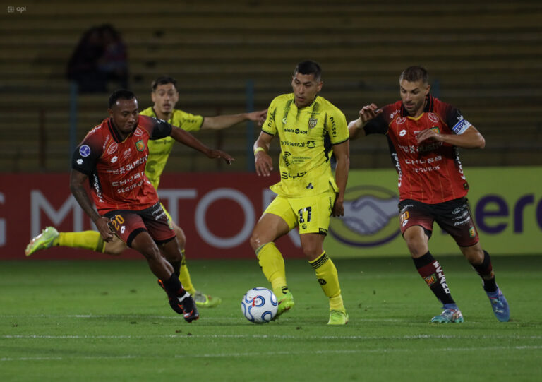 (VIDEO) NOCHE DE GOLES: Deportivo Cuenca igualó ante Recoleta por Sudamericana