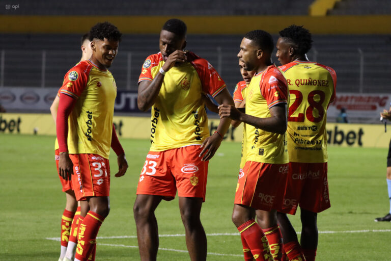 (VIDEO) HIZO LOS DEBERES: Aucas venció a Manta FC en Chillogallo