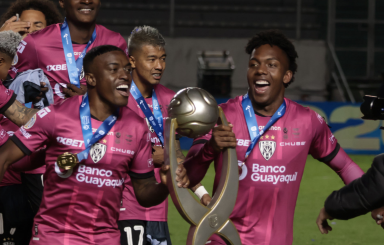 “Sumamos ocho títulos desde que estamos en Primera”: Franklin Tello destacó el modelo de IDV