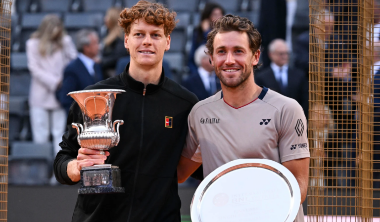 Casper Ruud bromeó con Jannik Sinner tras la final en Roma: “Cuando pierdes contra Noruega”