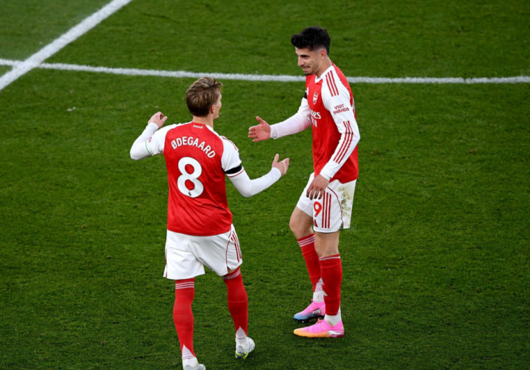 (VIDEO) Arsenal, más cerca del título de la Premier: Ganó y metió máxima presión al City