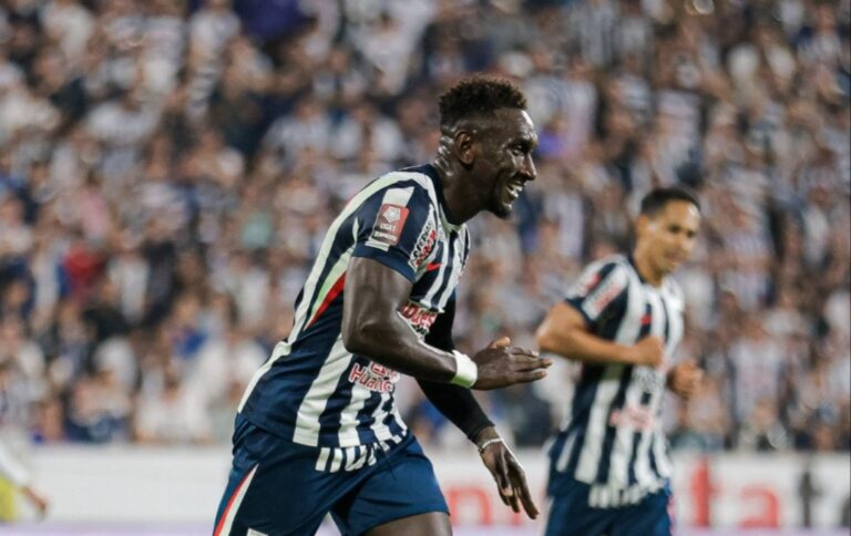 (VIDEO) APARECIÓ LA ‘CULEBRA’: Gol de Eryc Castillo en el triunfo de Alianza Lima