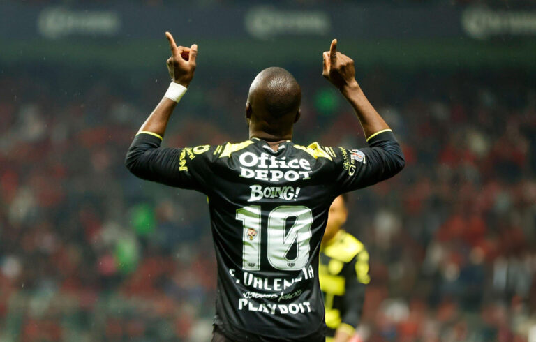 (VIDEO) ¡UN VERDADERO BOMBAZO! golazo de Enner Valencia en la LigaMX