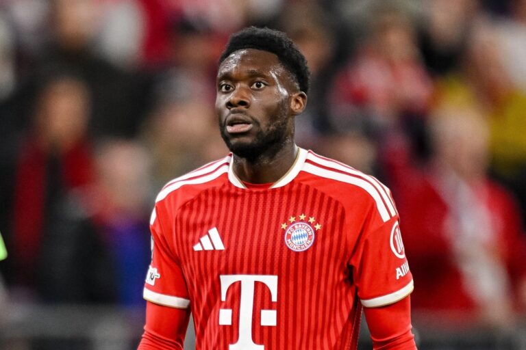 ALARMAS EN CANADÁ: Alphonso Davies se lesionó y peligra el Mundial