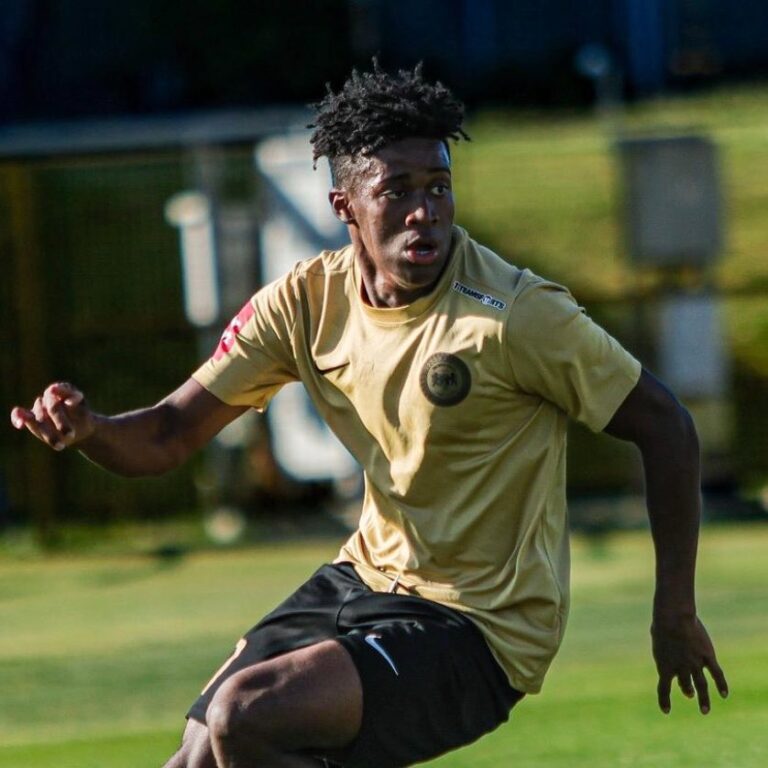 Royal Antwerp ficha a otro talento ecuatoriano: Carlos Mejía