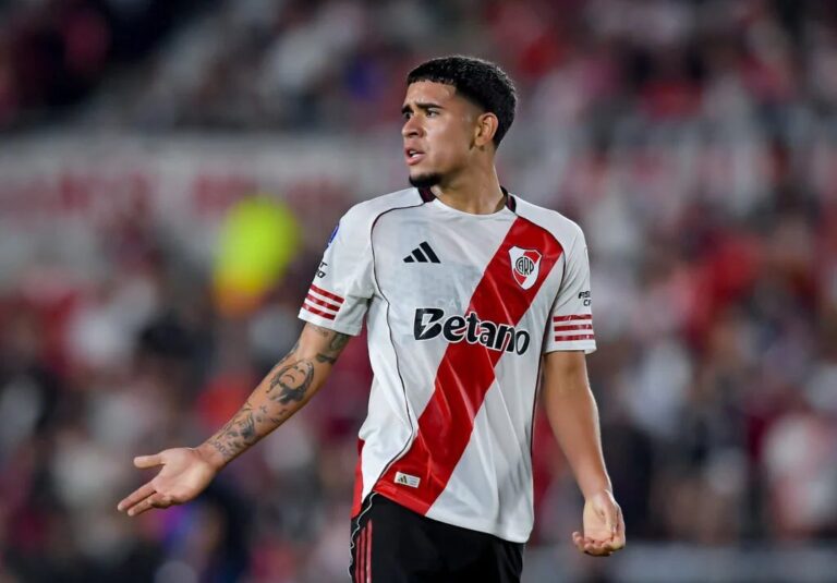Reuniones clave: Reportan que el Chelsea quiere acortar el préstamo de Kendry Páez