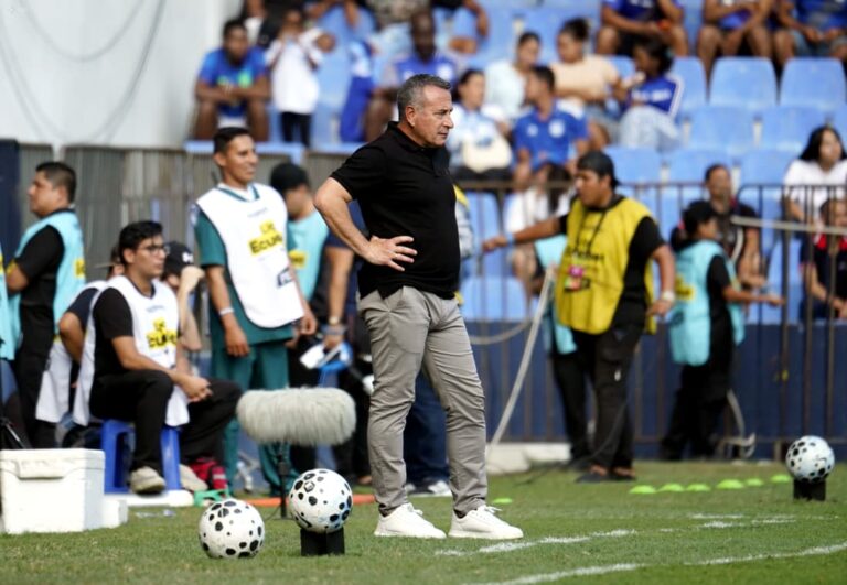 (VIDEO) ¡MOLESTO POR LOS HORARIOS! Sanguinetti estalla tras la derrota de Macará Vs Emelec