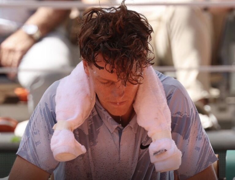 Jannik Sinner fue eliminado en segunda ronda de Roland Garros
