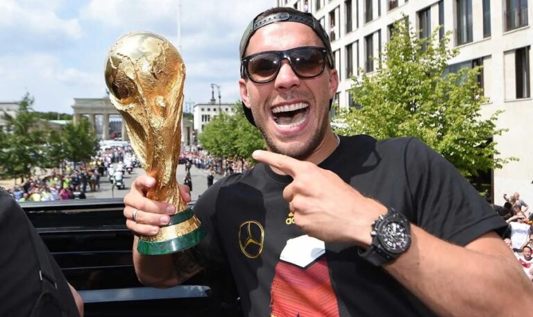 (VIDEO) Lukas Podolski anunció su retiro del fútbol profesional a los 40 años