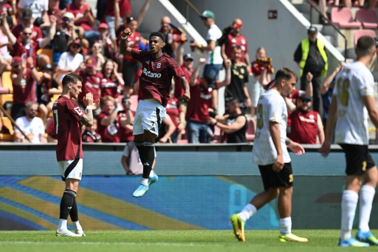 (VIDEO) ¡GRANDIOSA DEFINICIÓN! A fecha seguida, nuevo gol de John Mercado con el Sparta Praga