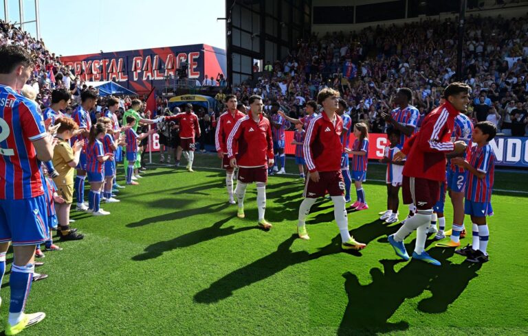 (VIDEO) Arsenal fue recibido con un pasillo tras coronarse campeones de la Premier