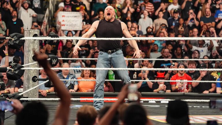 Brock Lesnar regresó de manera inesperada a WWE