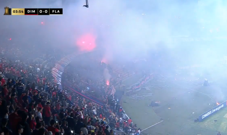 (VIDEO) GRAVES INCIDENTES en el partido entre DIM y Flamengo por la Libertadores