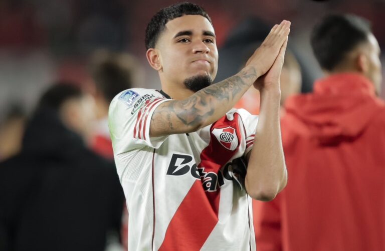 Kendry Páez quedó fuera de la convocatoria de River Plate