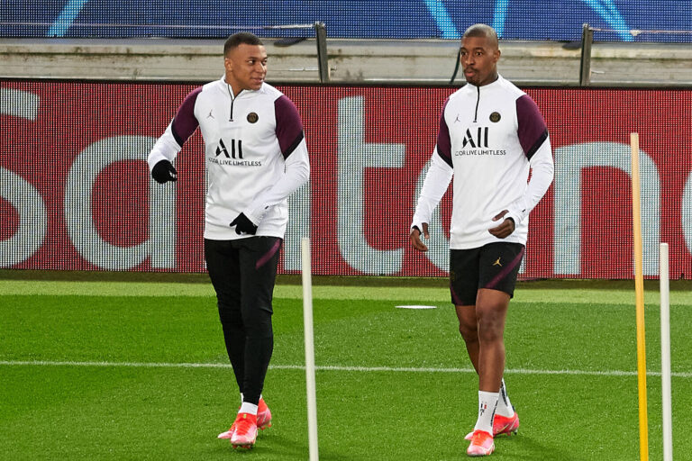 “Mbappé está entrenado para las críticas”: Kimpembe defendió al francés y recordó la presión en PSG