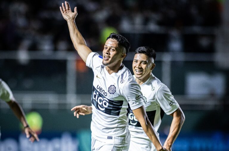 (VIDEO) Sudamericana: Olimpia venció a domicilio a Barracas y volvió a la pelea
