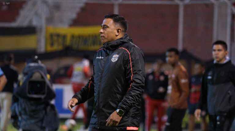 César Farías: “Batallamos, pero no tuvimos la capacidad para hacer daño”