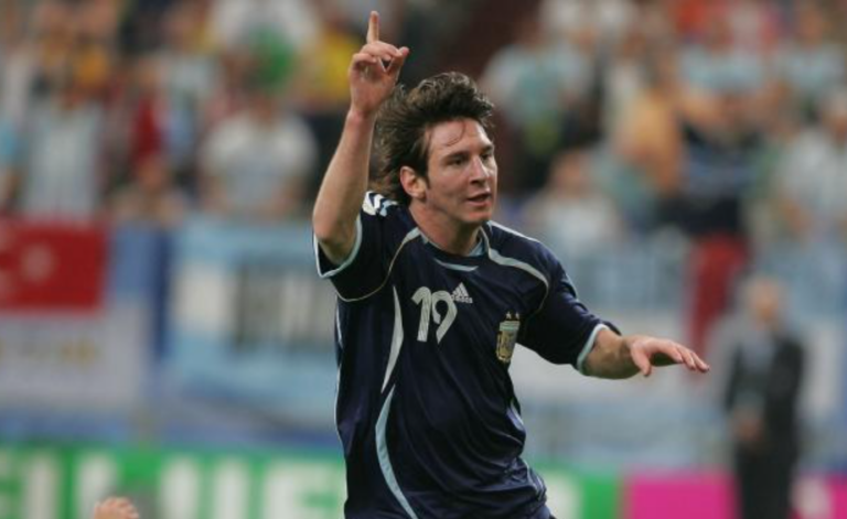(VIDEO) HOY JUGARÁ SU SEXTA COPA: 20 años del día que Messi debutó en un Mundial