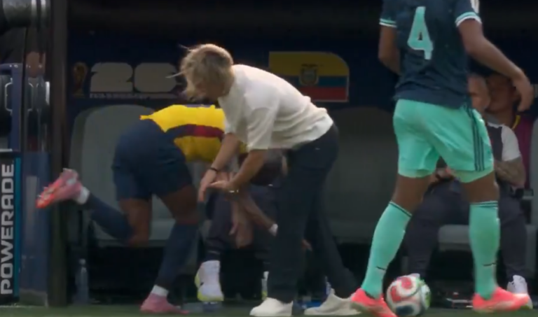 (VIDEO) Enner y un momento viral: Fue a dar al banquillo en una acción del partido