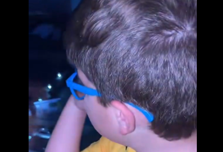 (VIDEO) Niño ecuatoriano le hizo un pedido especial a Infantino por el ruido en el hotel de La Tri