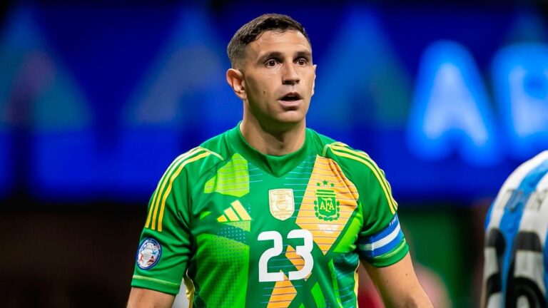 SUPERÓ SU LESIÓN: ‘Dibu’ Martínez estará disponible para el debut de Argentina en el Mundial