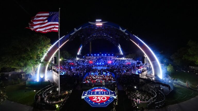 FBI asegura haber frustrado un presunto plan de ataque durante el UFC en la Casa Blanca