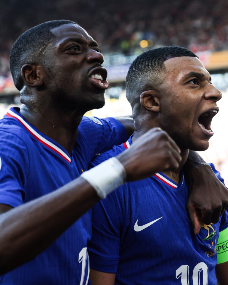 Dembélé defendió a Kylian Mbappé por las fuertes críticas que recibe