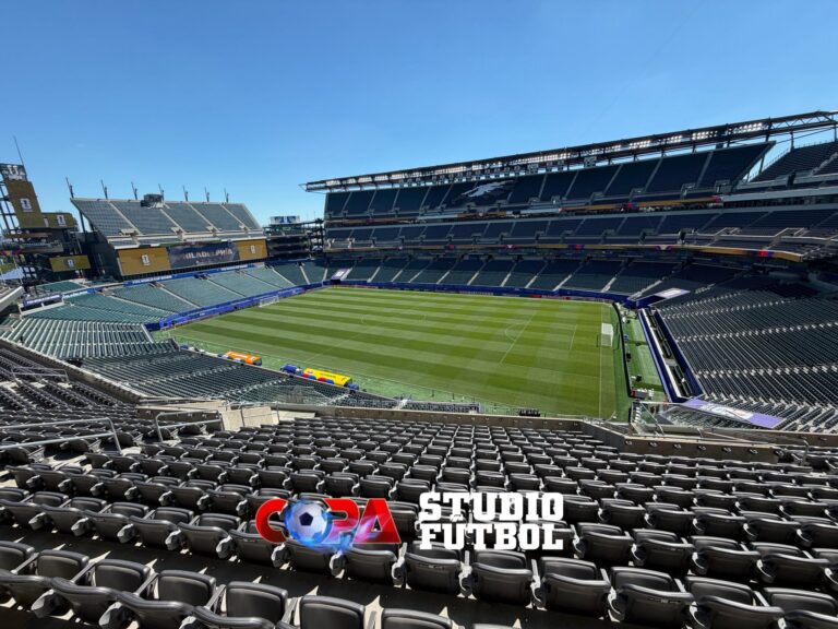El escenario está listo: La cancha luce impecable para el debut de Ecuador