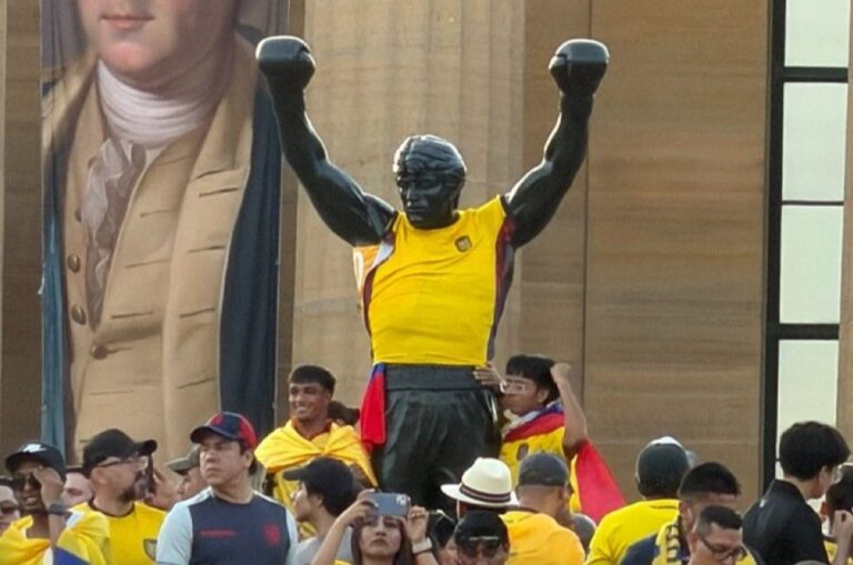 LA MALDICIÓN DE ROCKY: La cábala que no se cumplió en el banderazo de Ecuador