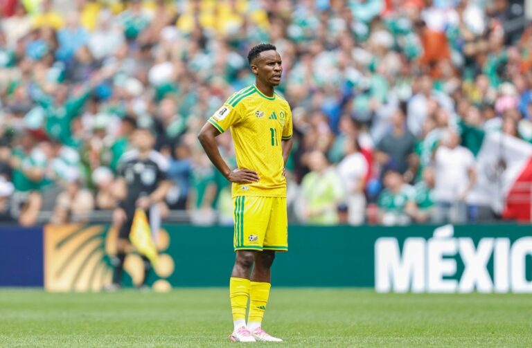 DURO CASTIGO: FIFA sancionó con 3 partidos a Themba Zwane