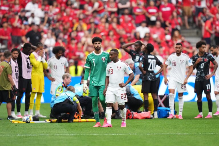 (VIDEO) TERRIBLE LESIÓN: Ismaël Koné sufre una dura entrada y sale del campo en el Mundial 2026