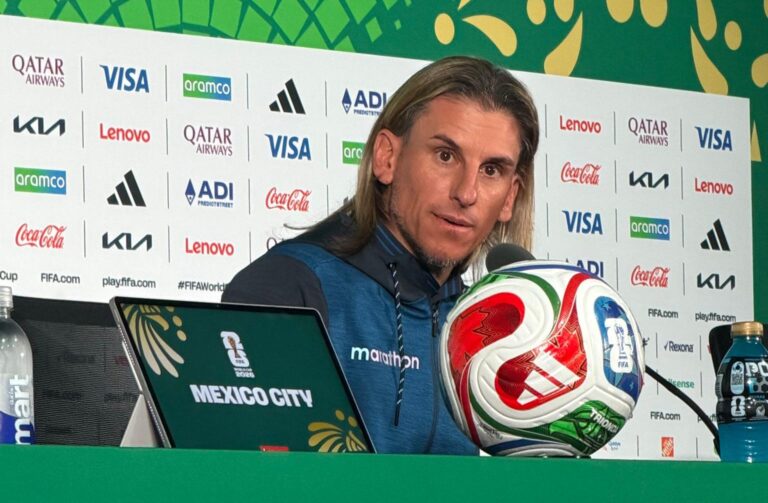(VIDEO) Ecuador llega con 3 horas de retraso a México: “No sabemos por qué”