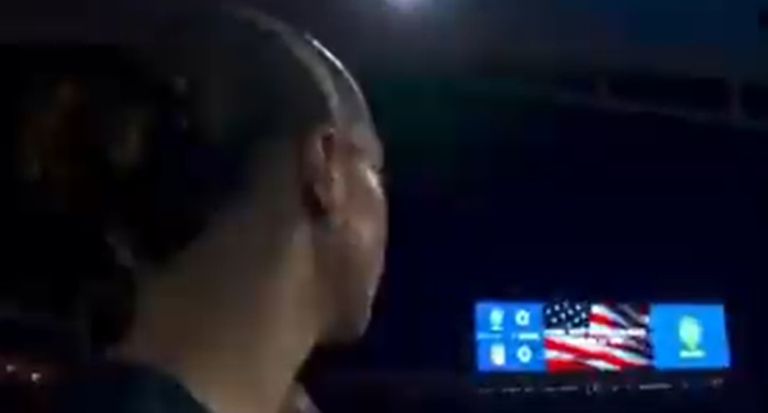 (VIDEO) INSULTOS EN EL HIMNO: Hinchas de Brasil y su reacción al himno de EE.UU.