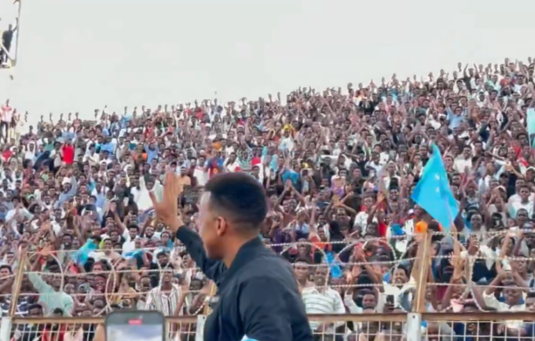(VIDEO) RECIBIDO COMO HÉROE: Árbitro de Somalia llegó a su país tras ser deportado de EE.UU.