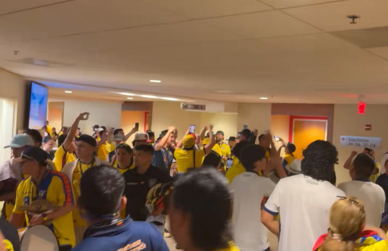 (VIDEO) “Queremos fuera a Beccacece” Hinchas de Ecuador piden la salida del entrenador