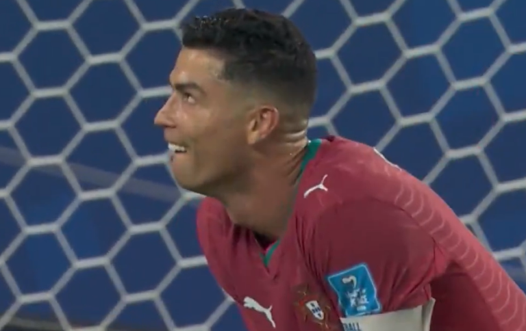 POR SUERTE ESTABA OFFSIDE: Cristiano Ronaldo y su insólito gol errado ante Colombia