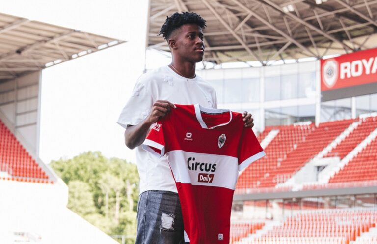 Noticia Banco Guayaquil: Royal Antwerp anuncia el fichaje de Carlos Mejía