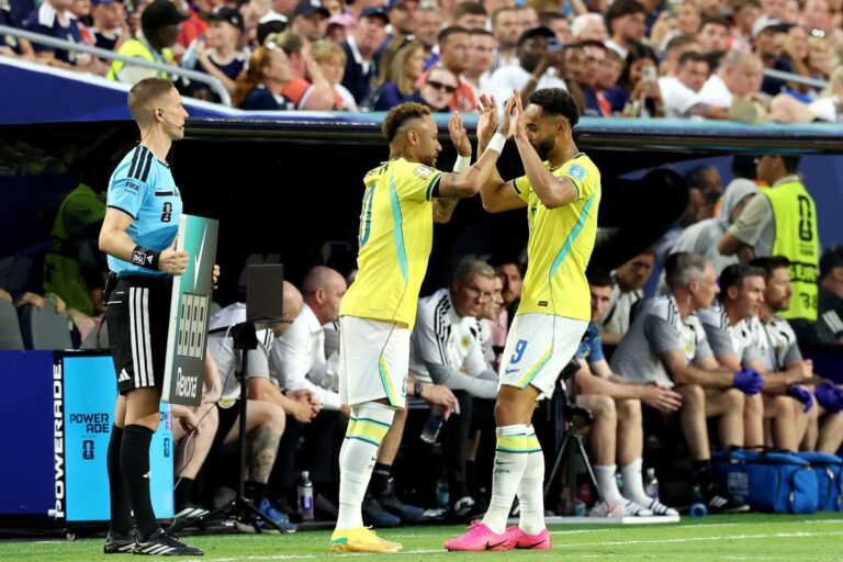 (VIDEO) ¡VOLVIÓ NEY! Neymar ingresó al campo y regresó a las canchas con Brasil