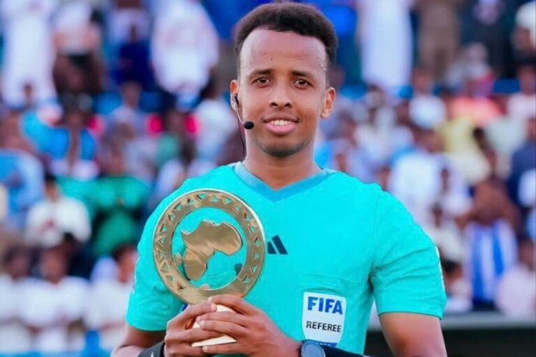Árbitro mundialista aún no puede entrar a Estados Unidos para el Mundial