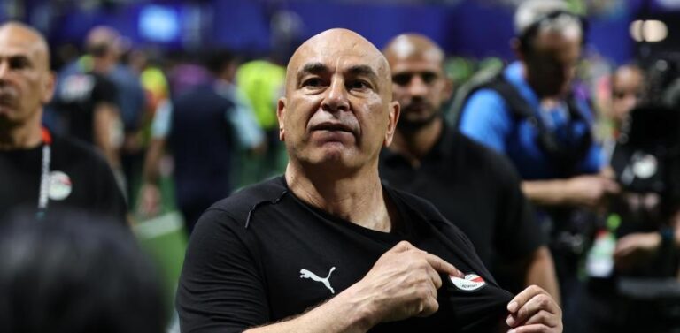 ¡CALIENTE! DT de Egipto explotó contra el arbitraje tras caer ante Argentina