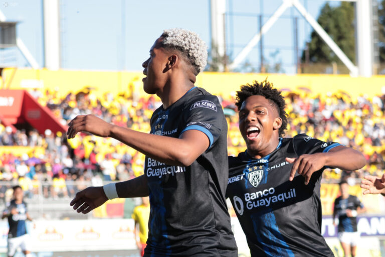 (VIDEO) NO TIENE RIVAL: IDV goleó a SD Aucas en Chillogallo