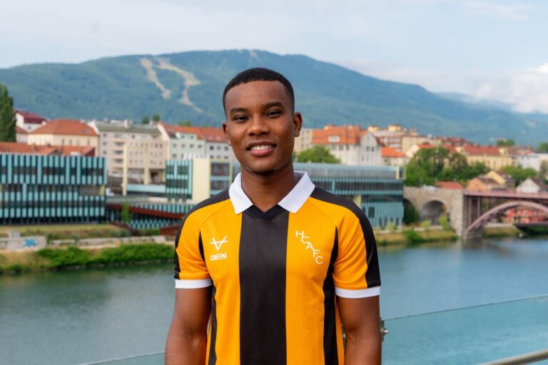 Noticia Banco Guayaquil | Hull City anuncia a Óscar Zambrano como su nuevo refuerzo