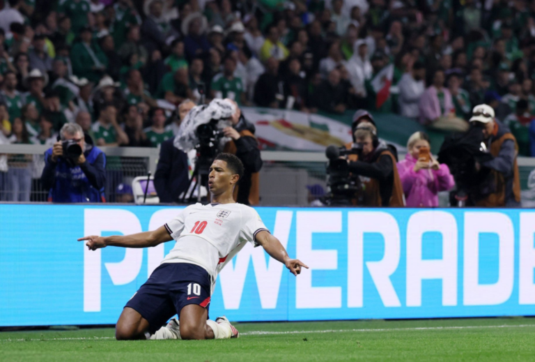Bellingham rompió el muro mexicano con dos goles en 99 segundos