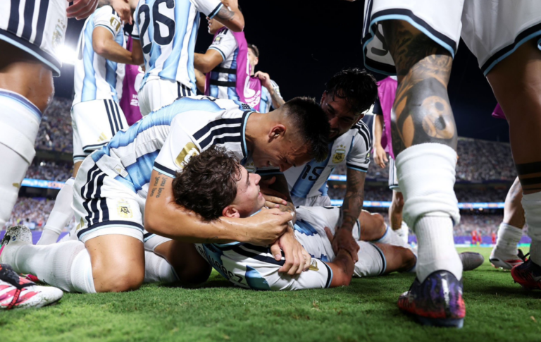 Argentina es la primera selección que marca dos goles en dos prórrogas distintas en un mismo Mundial