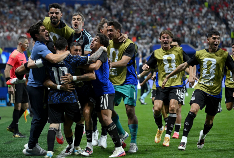 (VIDEO) ÉPICA REMONTADA Y A LA FINAL: Argentina superó a Inglaterra en un partido para la historia