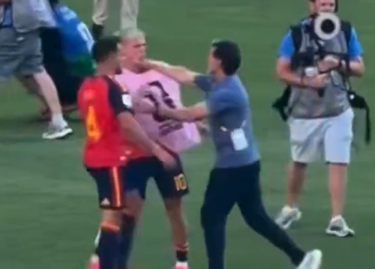 Ayala rompió el silencio tras el incidente con Dani Olmo: “No debí hacerlo”
